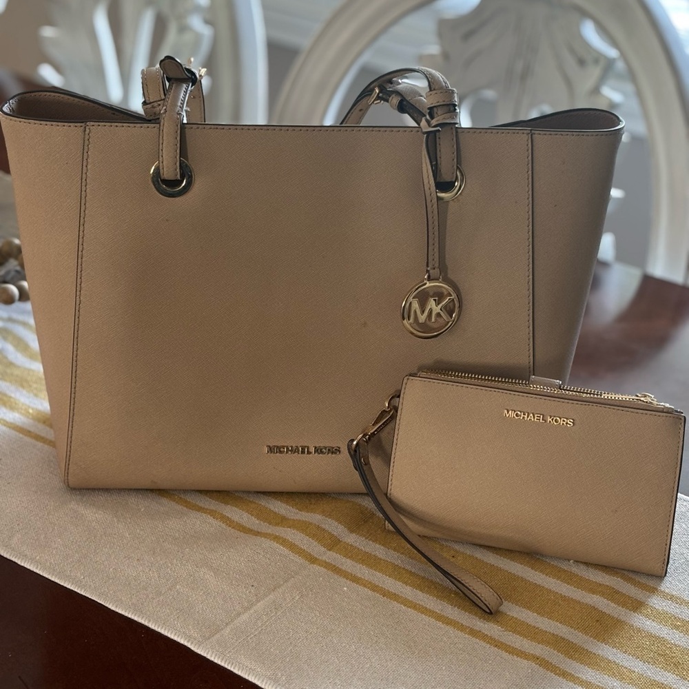 Michael Kors Tan Tote and Wristlet Set